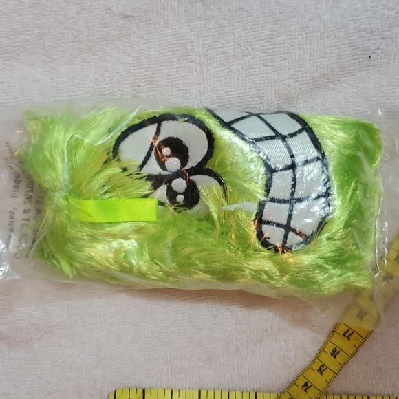 CRAZY FACE Inflatable Fuzzy Monster Green Grinning Ball-6" Inflated-NEW - Picture 1 of 7